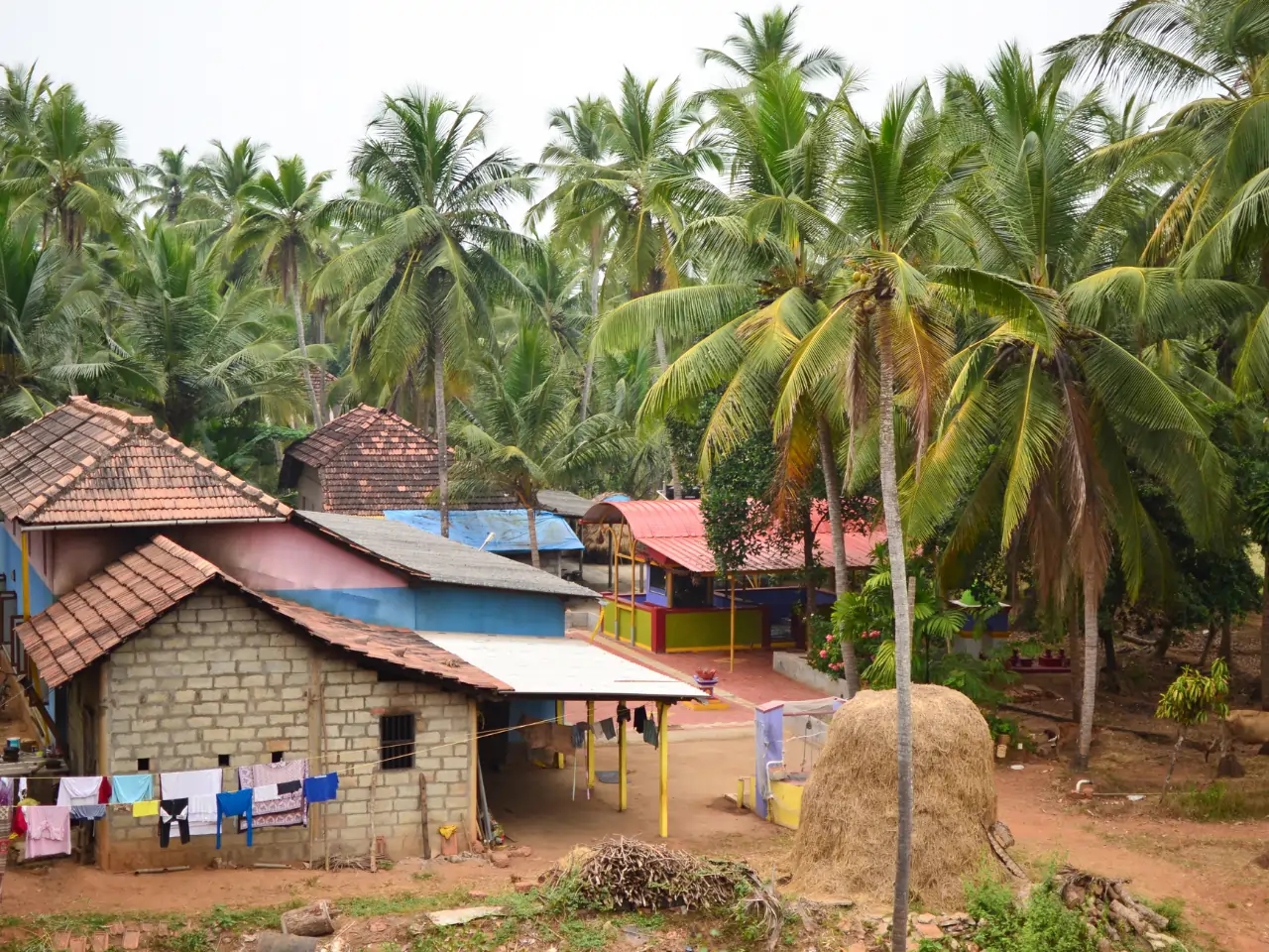 Thivim Taxi Service image