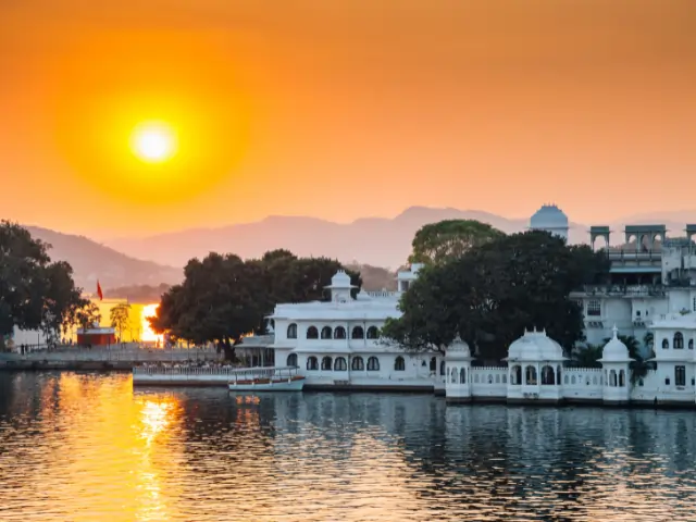 Udaipur Taxi Service