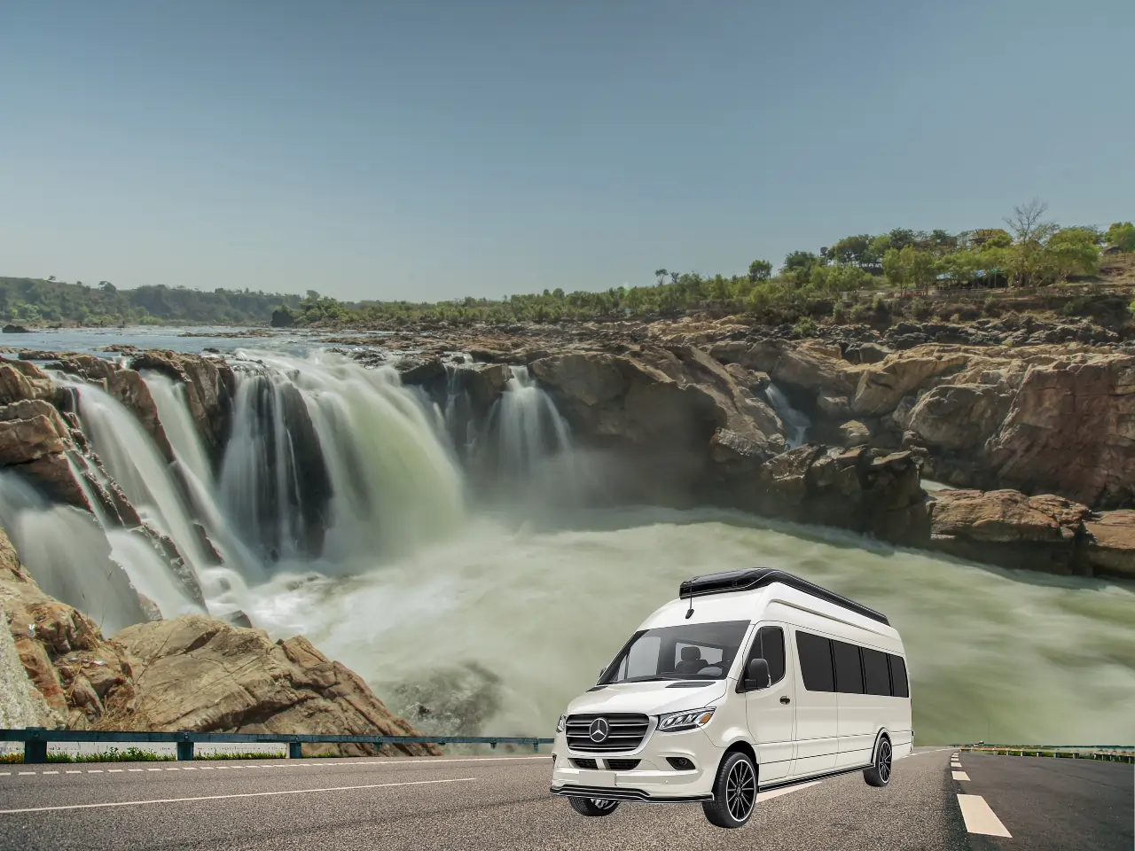 Tempo Traveller in Jabalpur